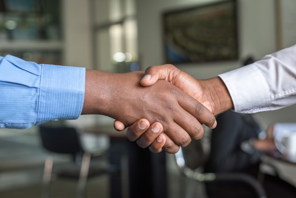 Parceria e atendimento ao cliente corporativo